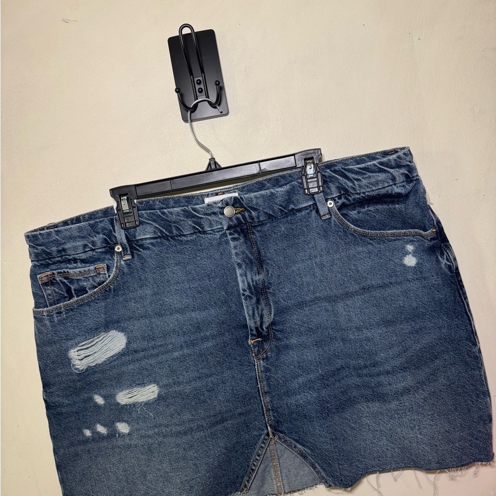 NEW…… Good American Denim Blue Skirt size 16